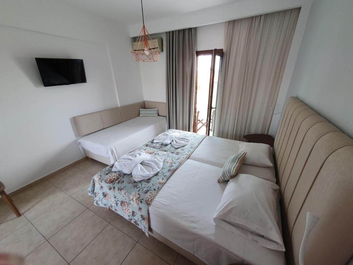 Evripidis Hotel Afytos Eksteriør billede